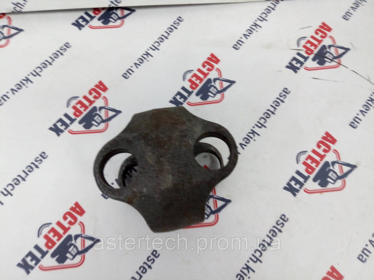 Корпус хрестовини CARRARO 046279 (6194915M1, 85807996, 51336036, 6960478, 340428A1, 174-4671, 0.900.0110.5)