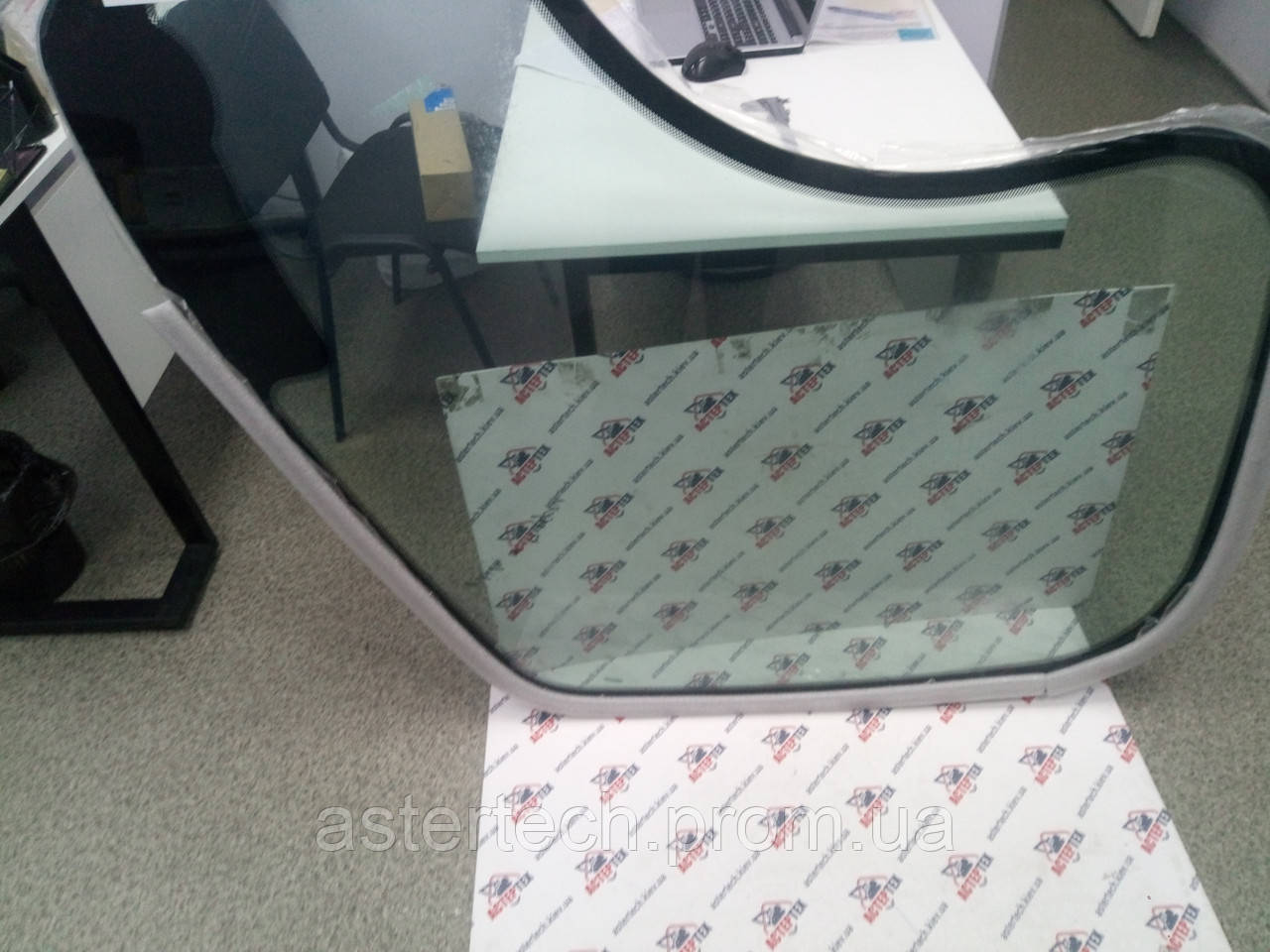 Скло ДЖСБ Запчастини JCB Запчастини 827-80217, 82780217,827/80217.